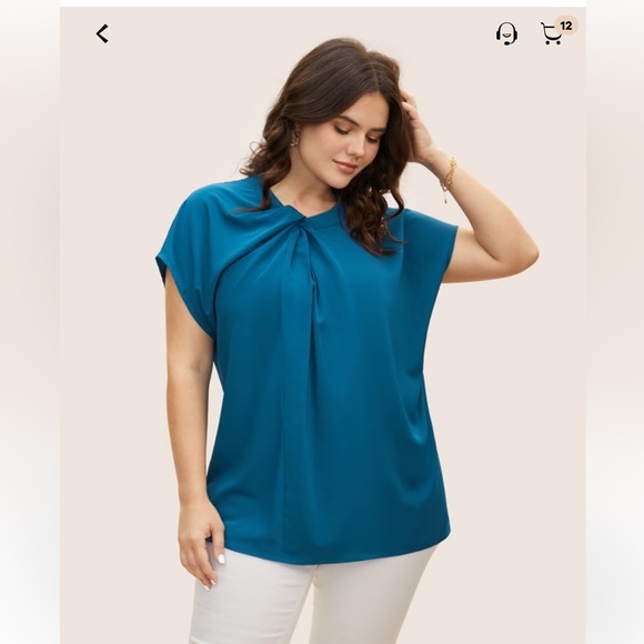 BloomChic 4X Twist Front Top - Picture 5 of 9